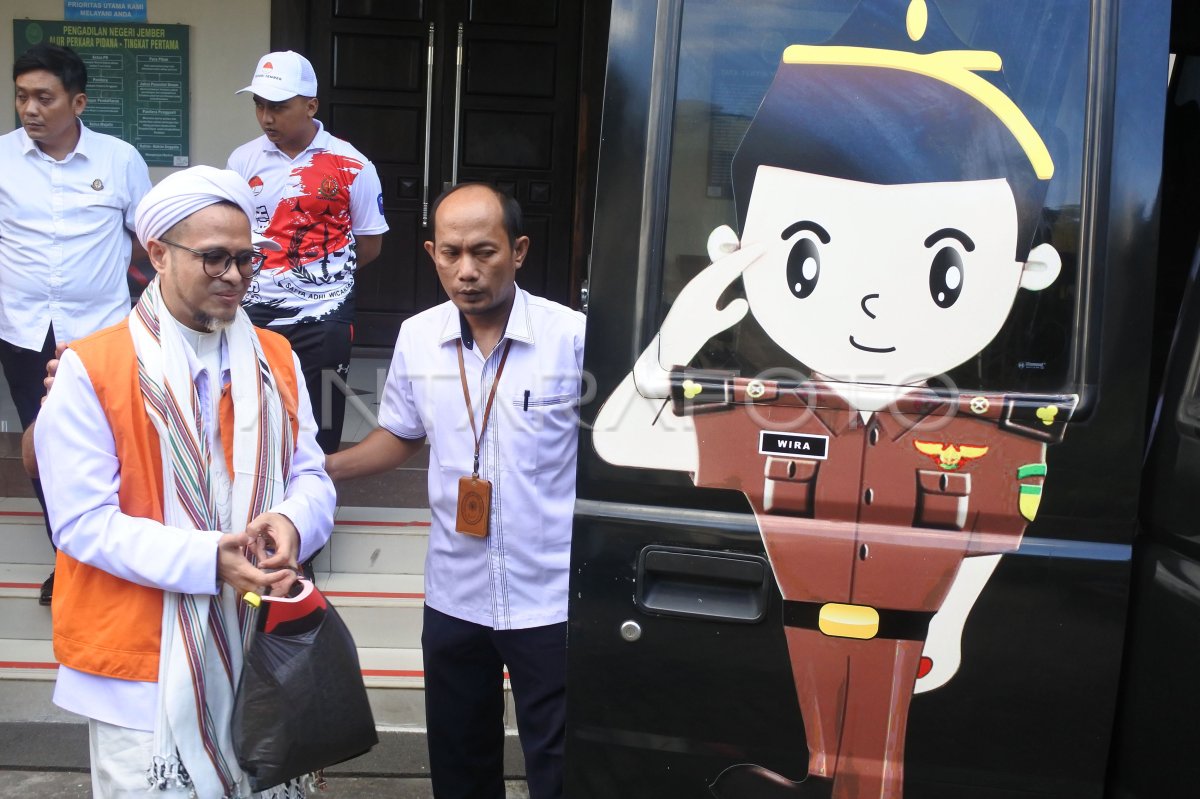 Tantangan Dunia Pesantren : Antara Tragedi Dan Pencitraan Media